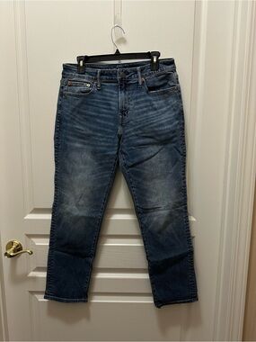 American Eagle Outfitters Men's Faded Blue Straight Jeans